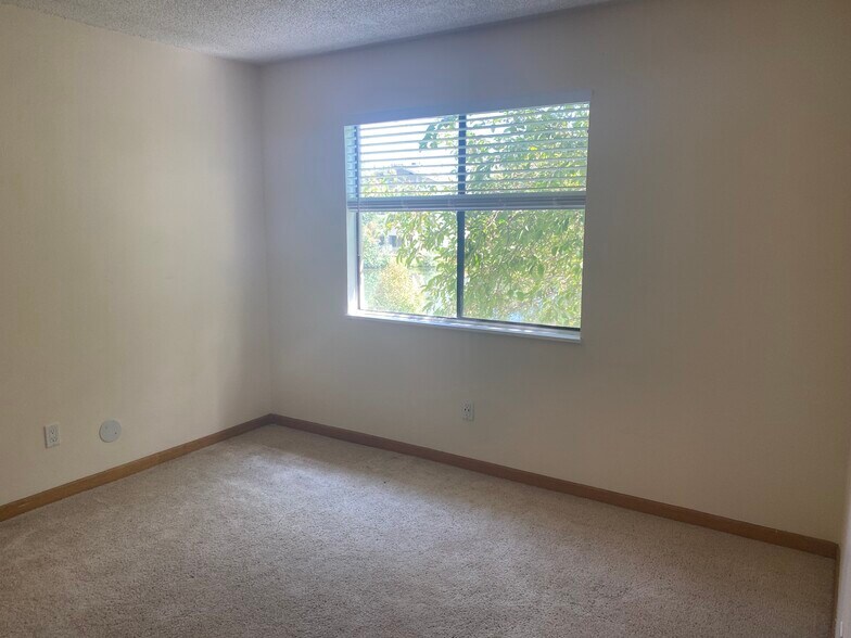 Building Photo - 1705 Heatheridge Rd