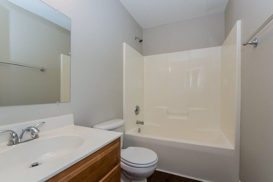 Building Photo - 1003 Korp Rd