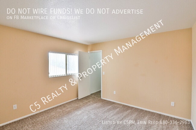 Building Photo - 2306 E Palm Beach Dr