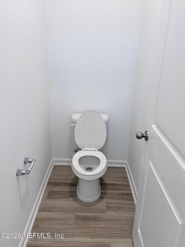 Building Photo - 523 Farmfield Dr