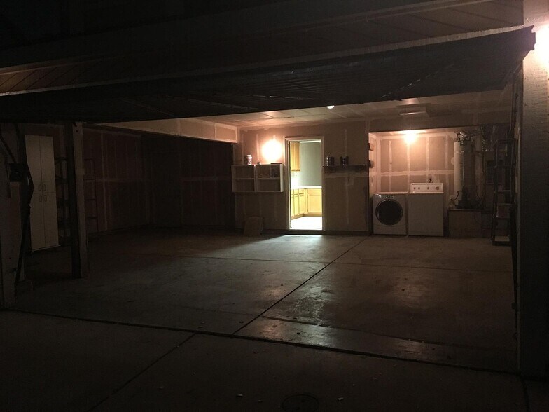 Building Photo - 1048 Fallon Woods Way