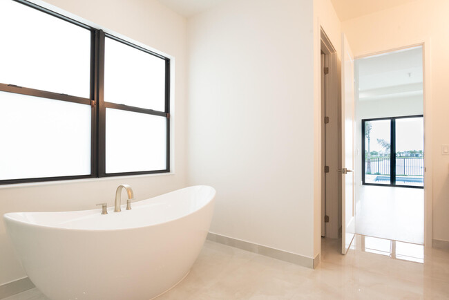 Building Photo - 12705 Solana Bay Cir