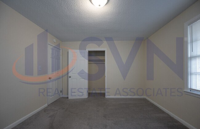 Building Photo - 3-Bedroom Home with Modern Touches