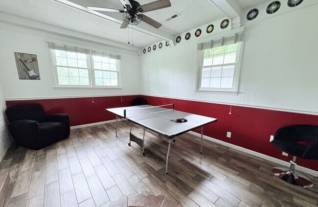 Building Photo - 205 Venus Dr