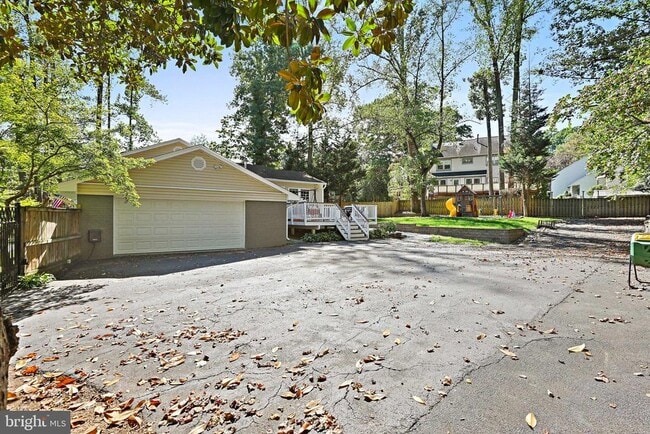 Building Photo - 2918 Glenvale Dr