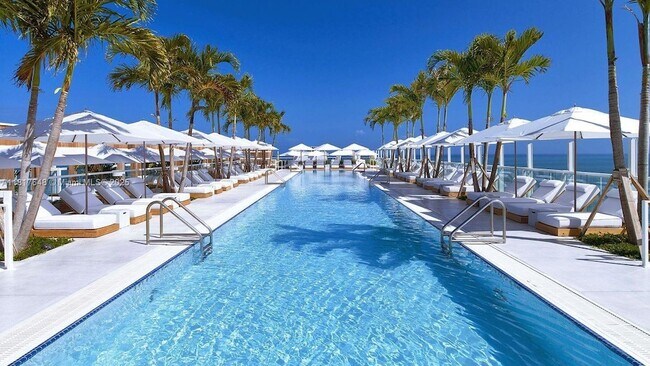 Building Photo - 2301 Collins Ave