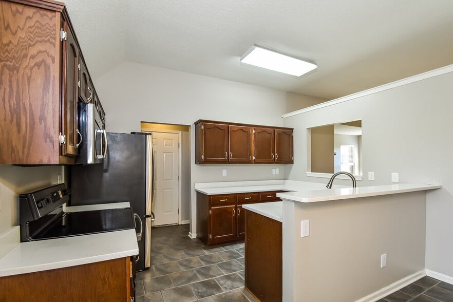 Building Photo - 5397 Kayla Dr