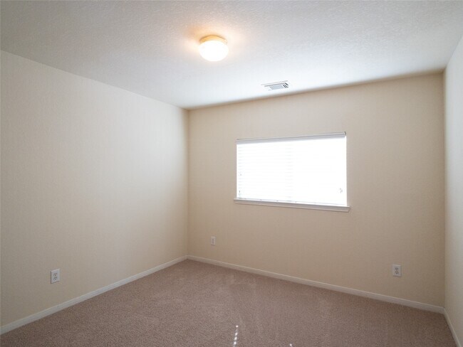 Building Photo - 21843 Grassy Hill Ln