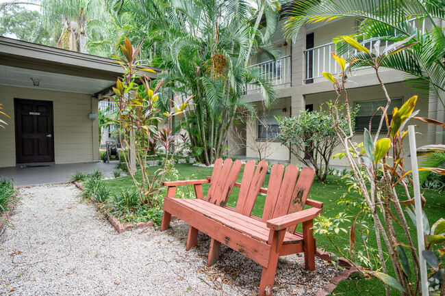 Courtyard - Parson's Green Courtyard Apartments