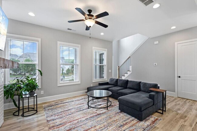 Building Photo - 2018 Cobblestone Wy NW