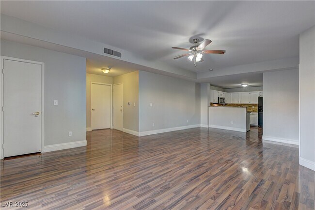 Building Photo - 5125 W Reno Ave