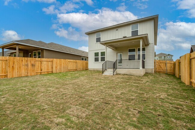 Building Photo - 544 View Dr