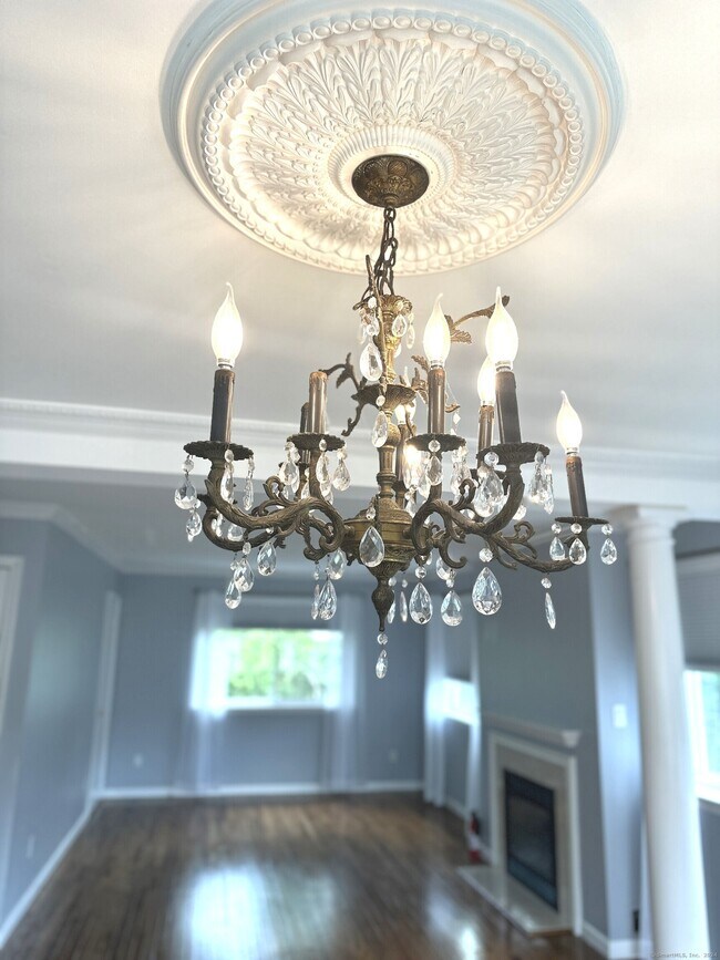 Building Photo - 141 Davis Ave