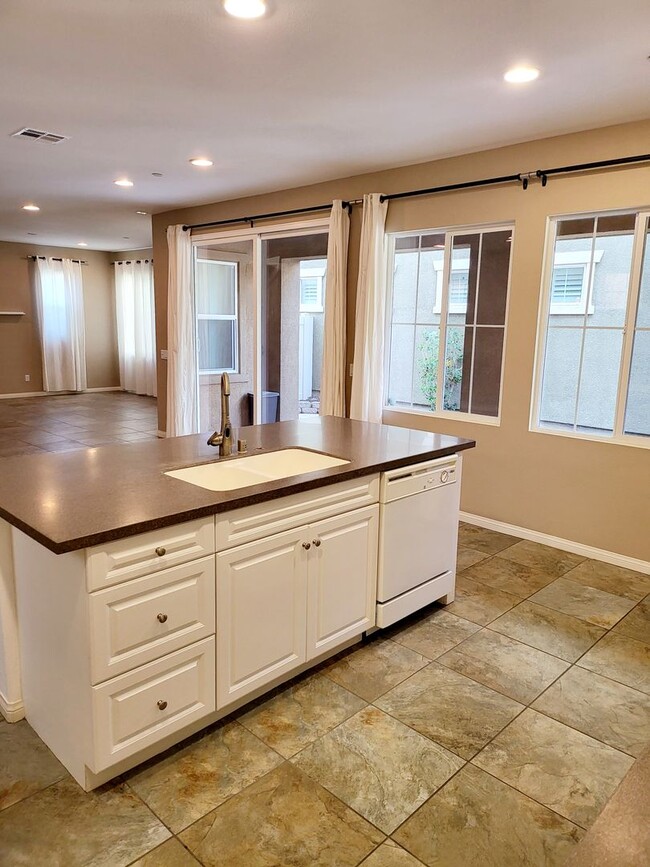 Building Photo - Otay Ranch 3 bedroom 2.5 bath 1917 sqft 2 ...