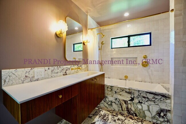 Building Photo - All New!  Fabulous 3 bedroom Fairfax house...