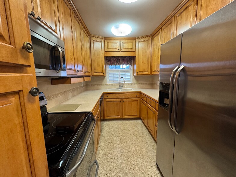 Building Photo - 5290 38th Way S