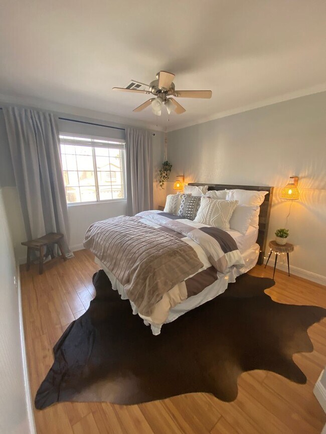 Building Photo - 4 Bedroom Home in Summerlin with Pool