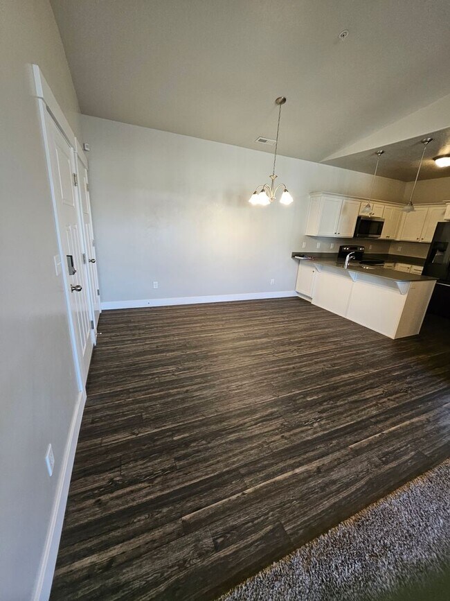 Building Photo - Gillespie