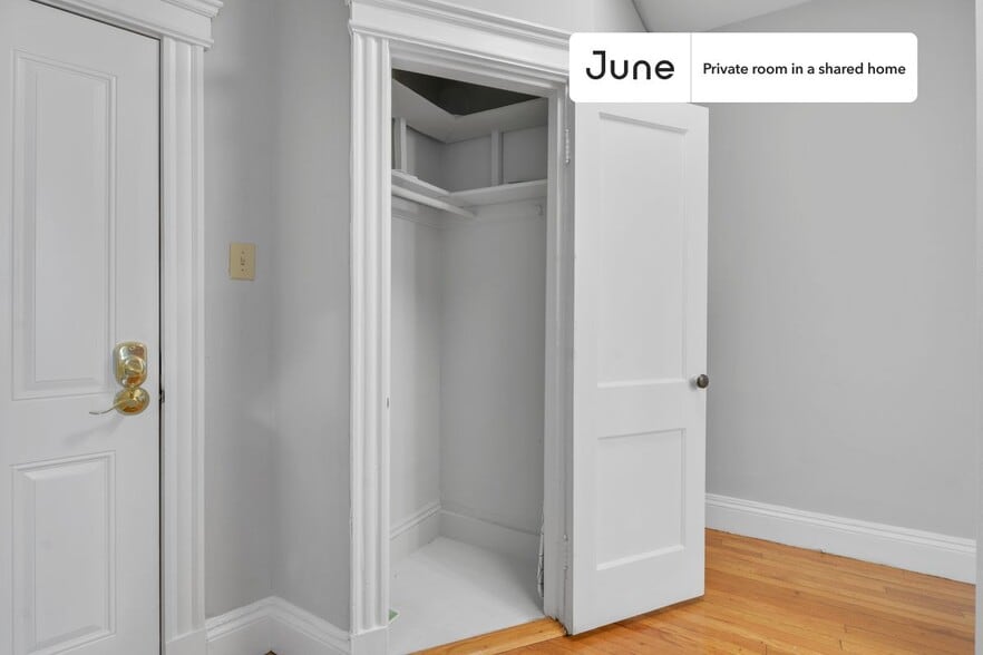 Building Photo - Room in Shared 2 bed/1 bath home