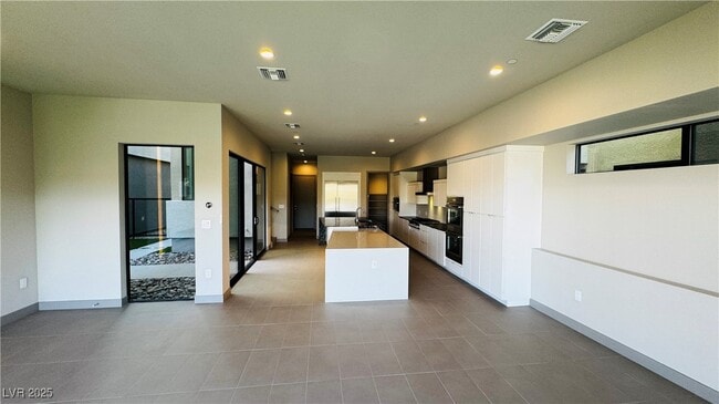 Building Photo - 26 Promenade Isle Ln