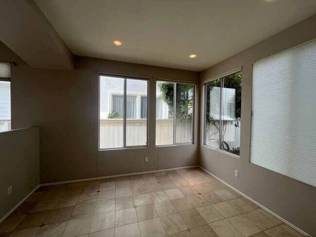 Building Photo - Available for Rent NOW Home in Encinitas!