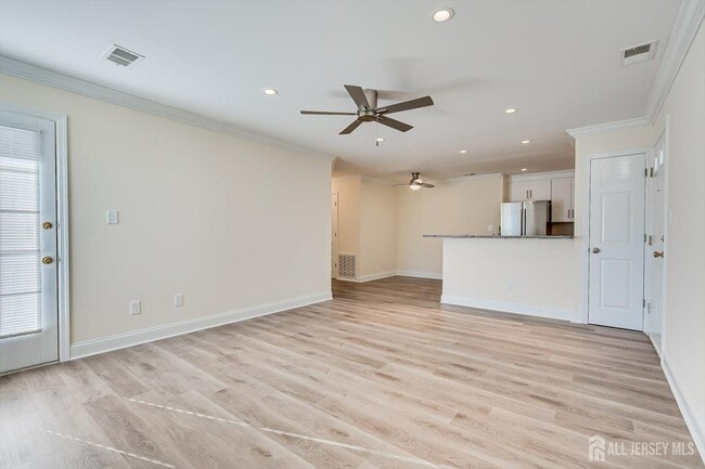 Building Photo - 114 Longfield Ct