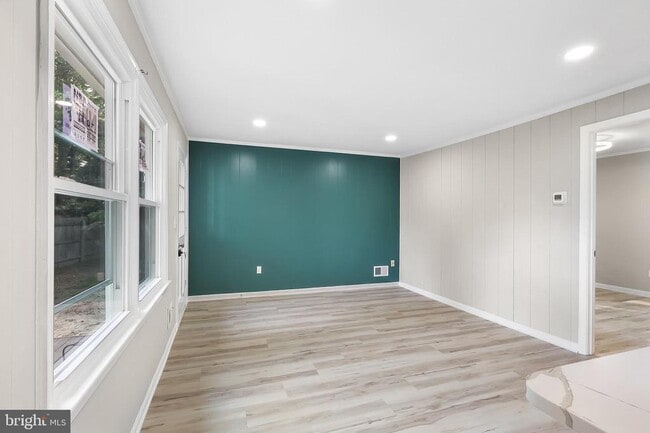 Building Photo - 4223 Avon Dr