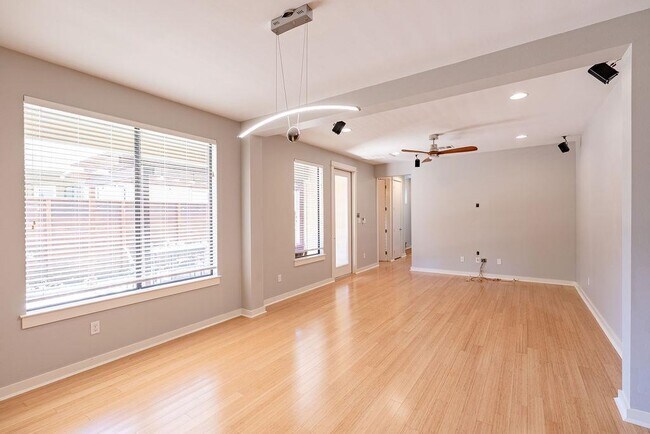 Building Photo - 3107 Corbin Ln
