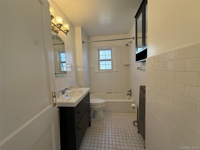 Building Photo - 48 Gordon Ave