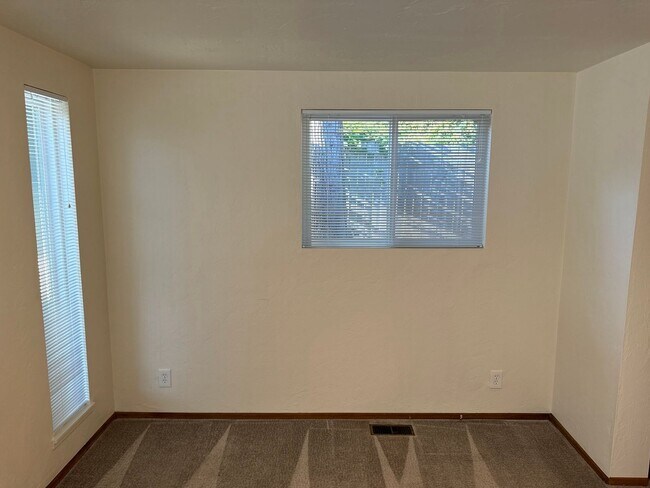 Building Photo - Terrific 3 Bedroom, 2 Bathroom in South Eugene