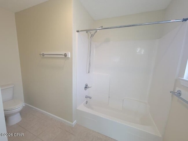 Building Photo - 2406 Maple Ct