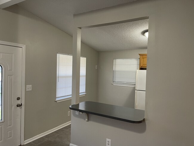 Building Photo - 4633 Shelby Ave