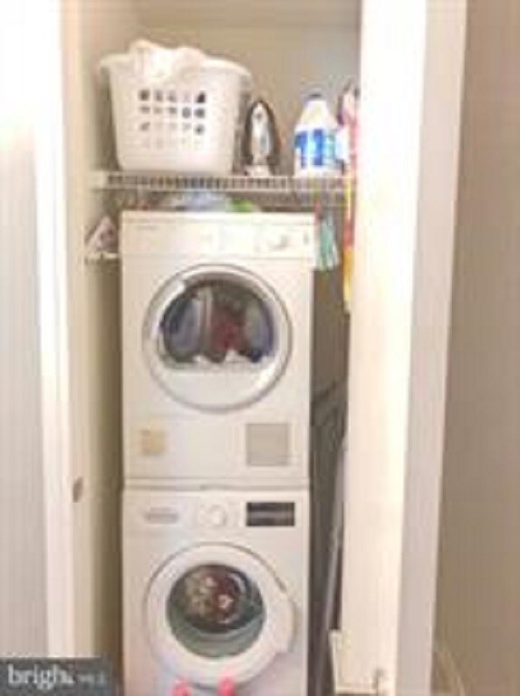 Building Photo - 1414 S Penn Sq