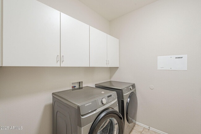 Building Photo - 40035 N Patriot Way