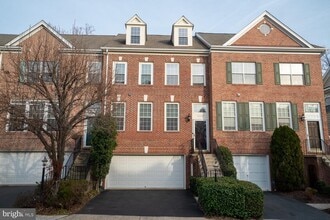 Building Photo - 4777 Thornbury Dr