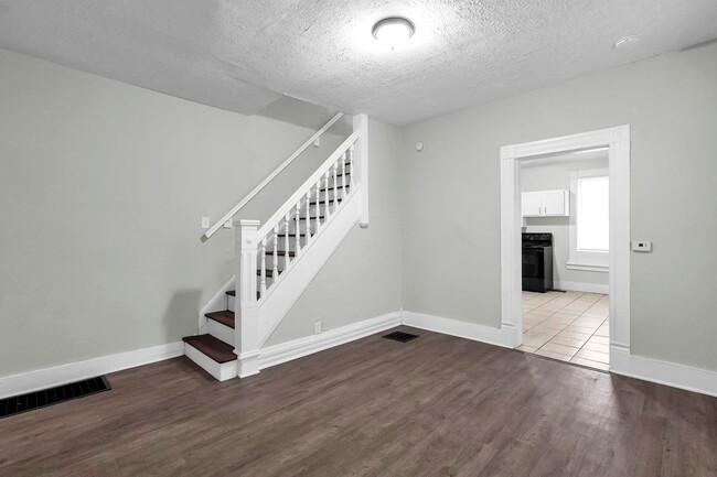 Building Photo - 1032 E 17th Ave