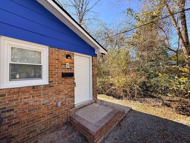 Building Photo - 2416 Owen St