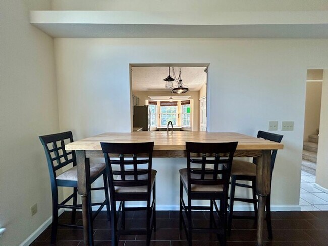 Building Photo - Charming 4-Bedroom Home Near Morse Park & ...