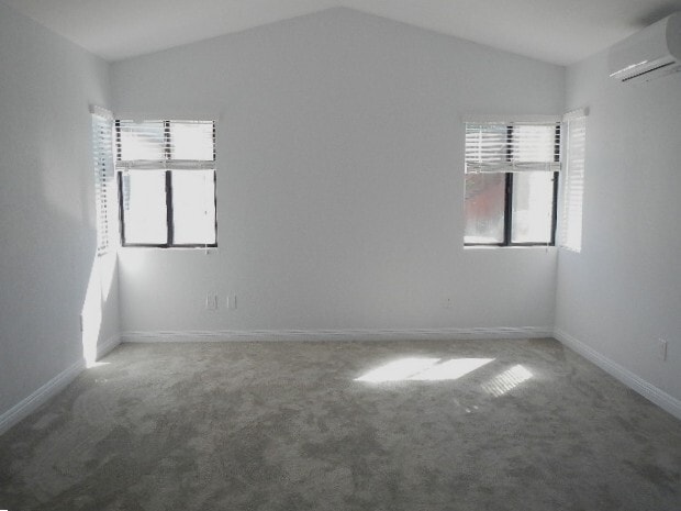 Building Photo - 166 Las Flores Dr