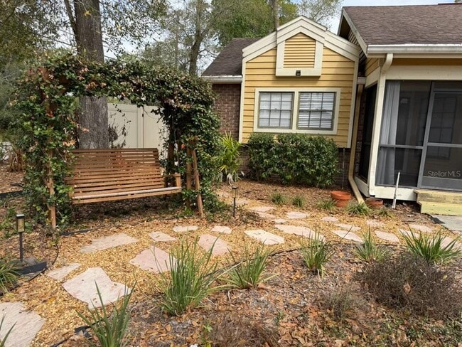 Building Photo - 990 Campello St