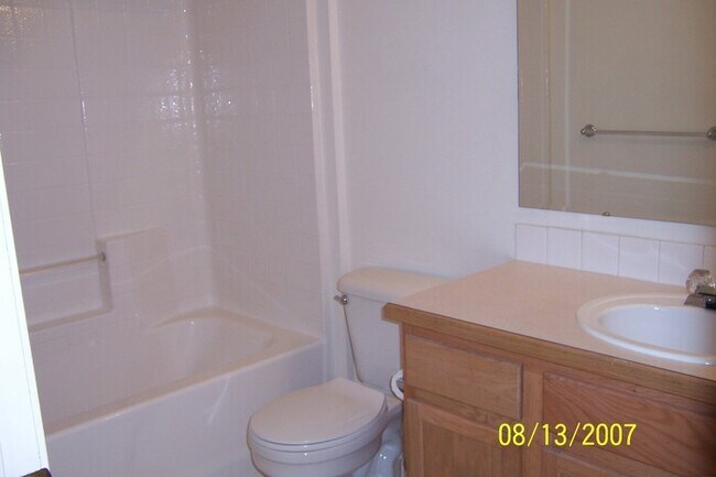Building Photo - Sparkling clean with all new paint and flooring!l Great duplex has a well planned floor plan. Goo...