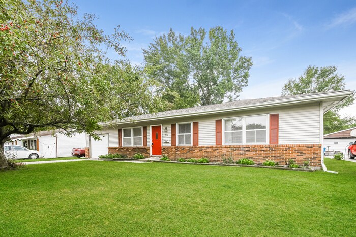 Primary Photo - 512 W 6th St