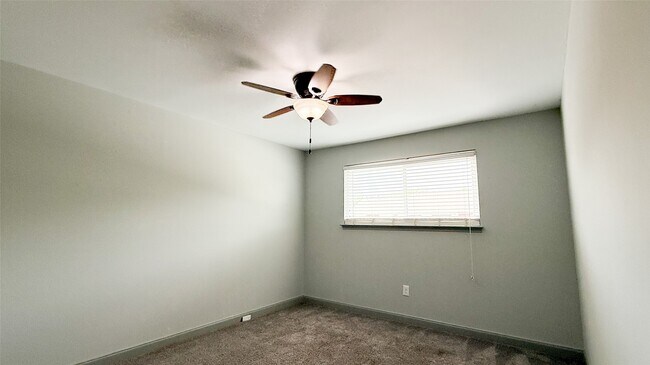 Building Photo - 2226 Triway Ln