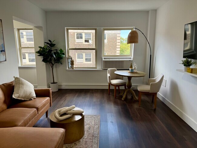 Building Photo - 5638 N Ashland Ave