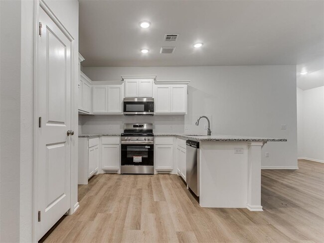 Building Photo - 11604 Mackenzie Wy