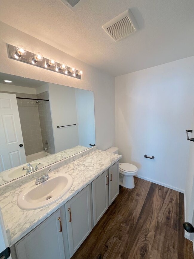 Building Photo - 3 Bedroom Home Available Near N Powers Blvd & Dublin Blvd!