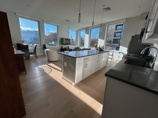 Building Photo - 167 Newbury St