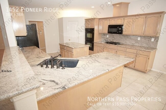 Building Photo - Gorgeous 3BDR Westside Home!
