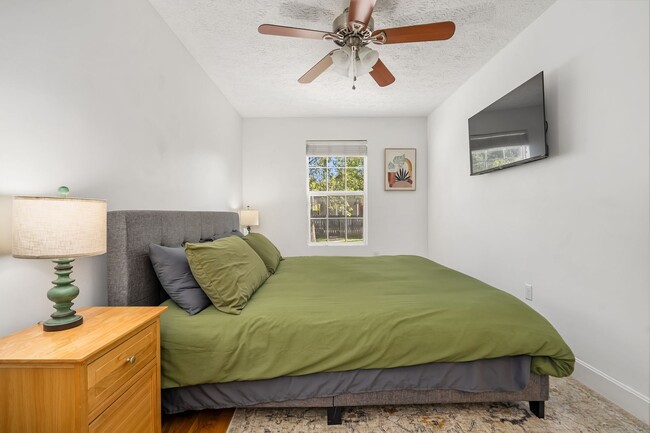 Building Photo - Beautiful 4 Bedroom in Short North