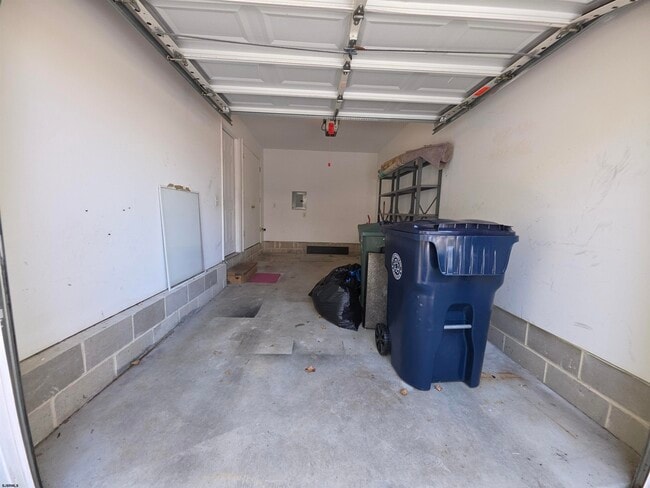 Building Photo - 2 Anchorage Ct